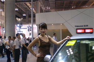 如何通过教育提升上海居民的可持续意识？